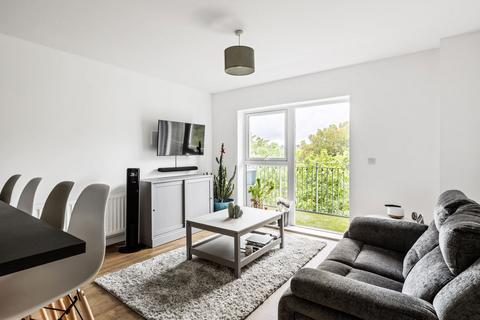 2 bedroom flat for sale, Sovereign Way, Tonbridge TN9