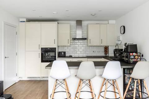 2 bedroom flat for sale, Sovereign Way, Tonbridge TN9