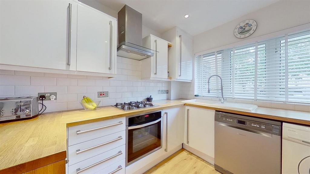 Beemans-Row-Earlsfield-SW18-05262021 211829.jpg