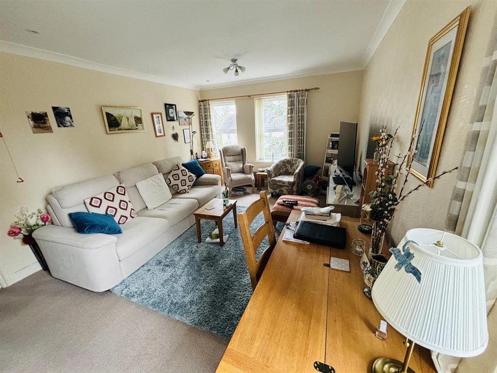 Lounge...jpg