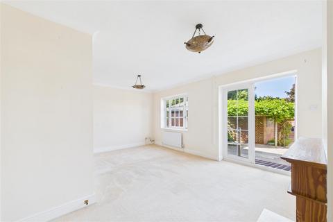 3 bedroom terraced house for sale, Peter Weston Place, Chichester