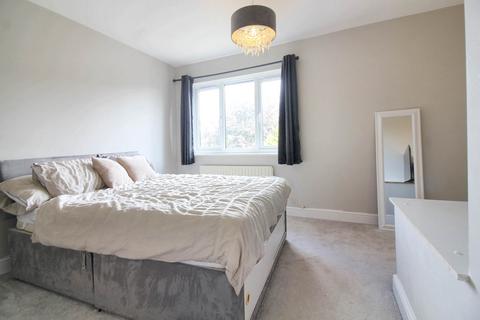 6 Dearing Close, Aylesbury, HP20 2XJ