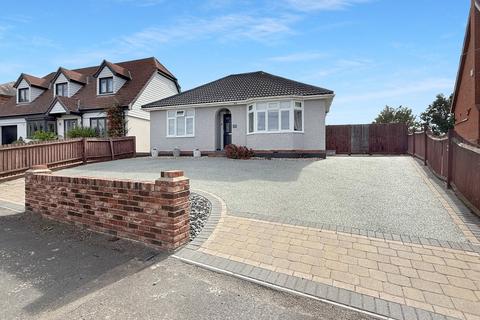 2 bedroom detached bungalow for sale, Broad Road, Braintree, CM7