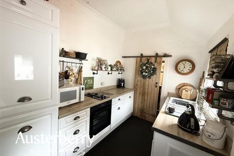 3 bedroom terraced house for sale, Hartshill Road, Stoke-On-Trent ST4