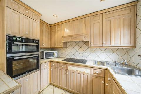 undefined, Barnes Avenue, London SW13