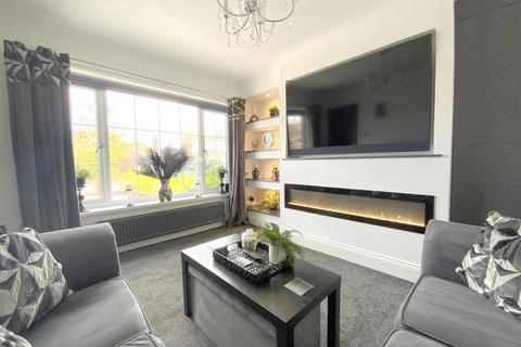 16 Burcom Avenue, Humberston, Grimsby, DN36 4XP