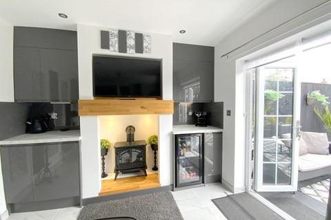 16 Burcom Avenue, Humberston, Grimsby, DN36 4XP