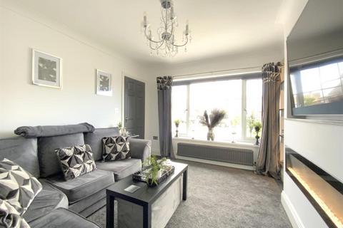 16 Burcom Avenue, Humberston, Grimsby, DN36 4XP