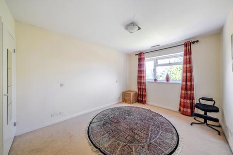 9 Wheat Knoll, Kenley, CR8 5JT