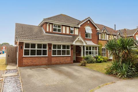 4 bedroom detached house for sale, Dove Close, Warwickshire CV12