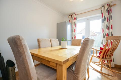 4 bedroom detached house for sale, Dove Close, Warwickshire CV12