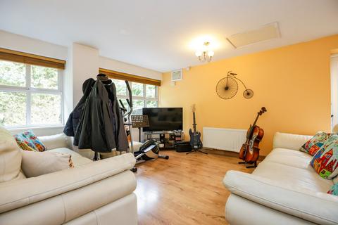 4 bedroom detached house for sale, Dove Close, Warwickshire CV12