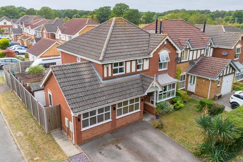 4 bedroom detached house for sale, Dove Close, Warwickshire CV12