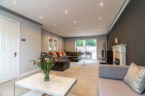 4 bedroom detached house for sale, St. Barts Close, Hertfordshire AL4