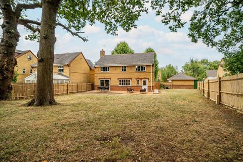 4 bedroom detached house for sale, St. Barts Close, Hertfordshire AL4
