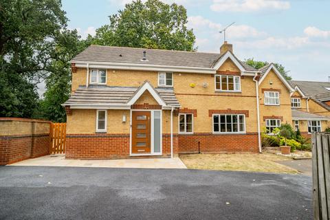 4 bedroom detached house for sale, St. Barts Close, Hertfordshire AL4