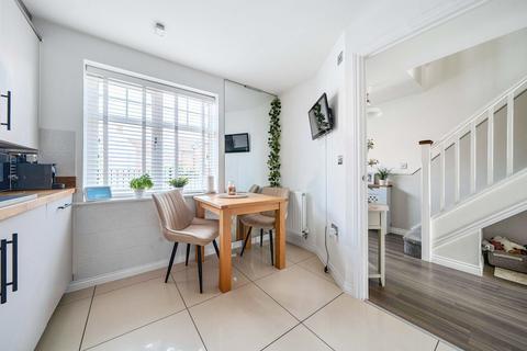 41 Arena Close, Andover, SP11 6YD