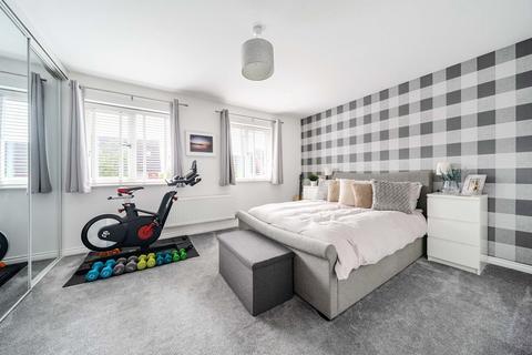 41 Arena Close, Andover, SP11 6YD