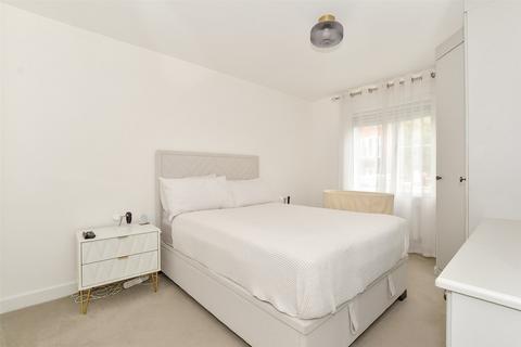 6 Alder Way, Faygate, Horsham, RH12 0BU