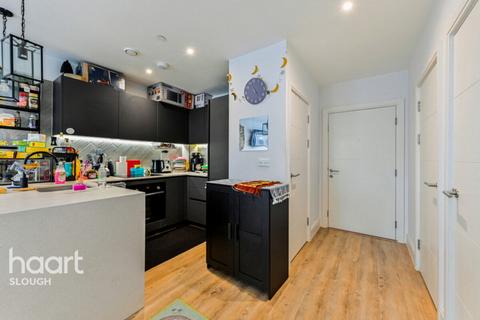 2 bedroom apartment for sale, Memorial Avenue, Slough