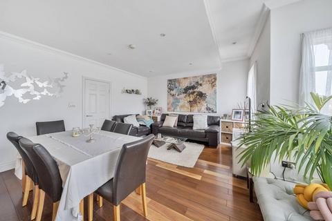 2 bedroom flat for sale, Greyhound Lane, Streatham Common, London, SW16