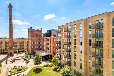 Memorial Avenue, Slough