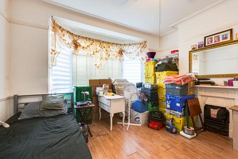 3 bedroom semi-detached house for sale, Honiton Road, Southend-on-sea, SS1