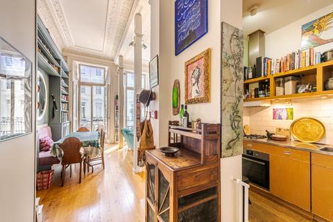 1 bedroom flat for sale, Lexham Gardens W8