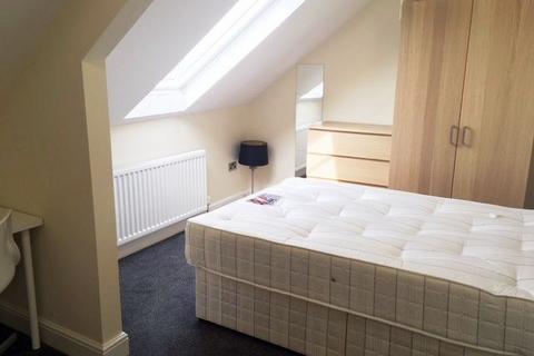 4 bedroom maisonette to rent, Belle Grove Terrace, Spital Tongues