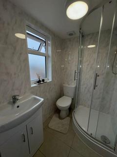 7 bedroom semi-detached house to rent, Leighton Close, Edgware