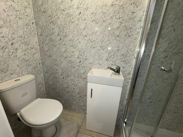 BATHROOM11.jpg
