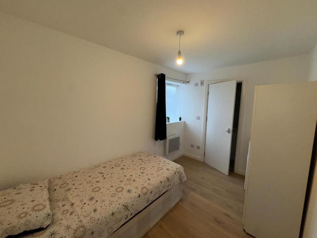 SMALLLROOOM4.jpg