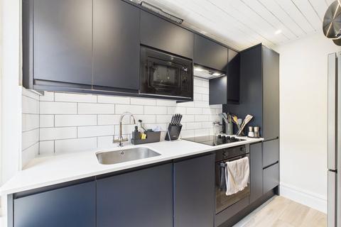 2 bedroom apartment to rent, Church Court, Surrey