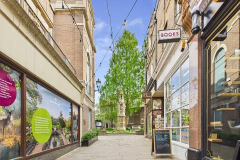 Church Court, Surrey