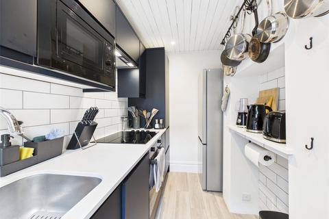 2 bedroom apartment to rent, Church Court, Surrey