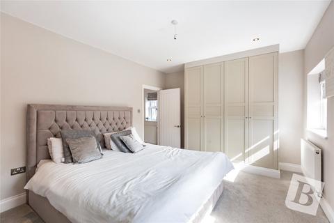 15 Great Nelmes Chase, Hornchurch, RM11 2PS