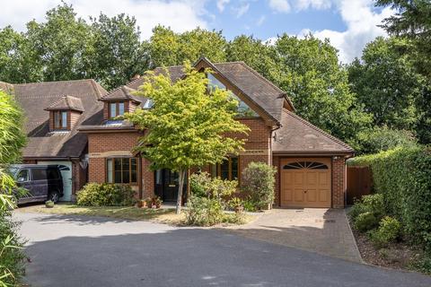 4 bedroom detached house for sale, Chantry Walk, Netley Abbey SO31
