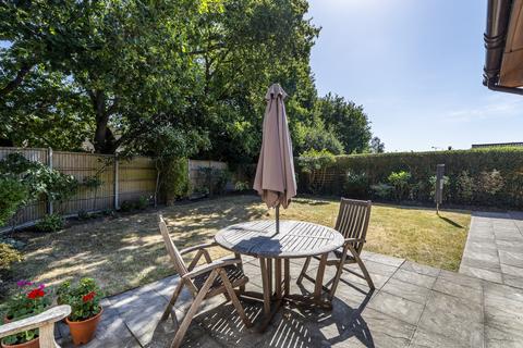 4 bedroom detached house for sale, Chantry Walk, Netley Abbey SO31