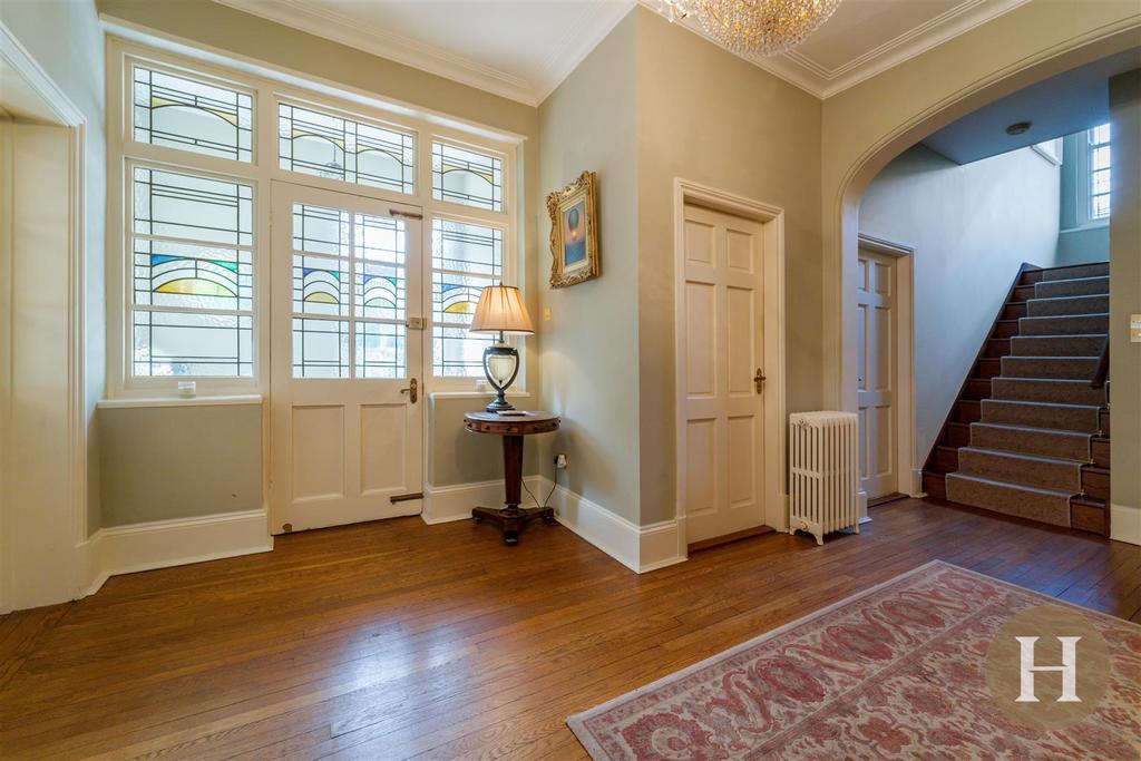 Entrance Porch-Way