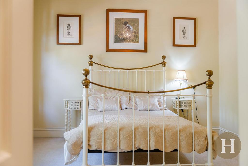 Hadleigh Estate Agents-74.jpg