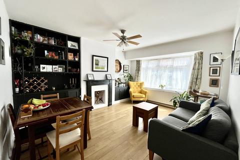 90 Garrison Lane, Chessington, KT9 2LB
