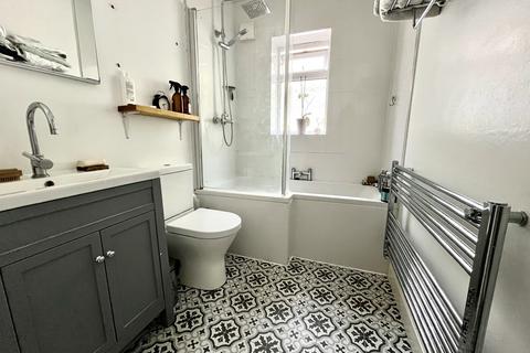 90 Garrison Lane, Chessington, KT9 2LB