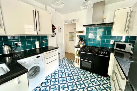 90 Garrison Lane, Chessington, KT9 2LB