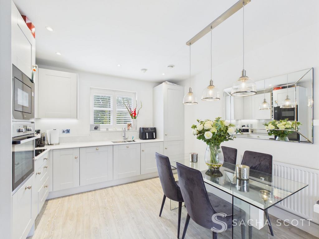 Kitchen / Dining Area