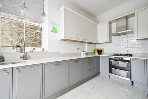 undefined, Carmalt Gardens, West Putney, London, SW15