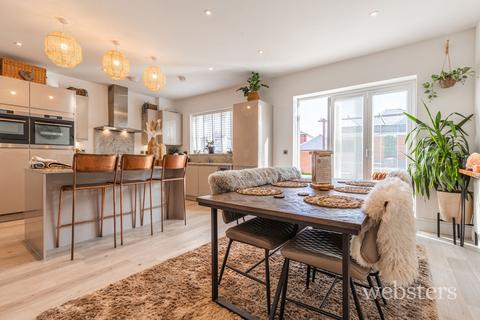5 bedroom detached house for sale, Red Admiral Way, Norwich NR13