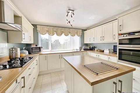 4 bedroom detached house for sale, Plymbridge Road, Plymouth PL7