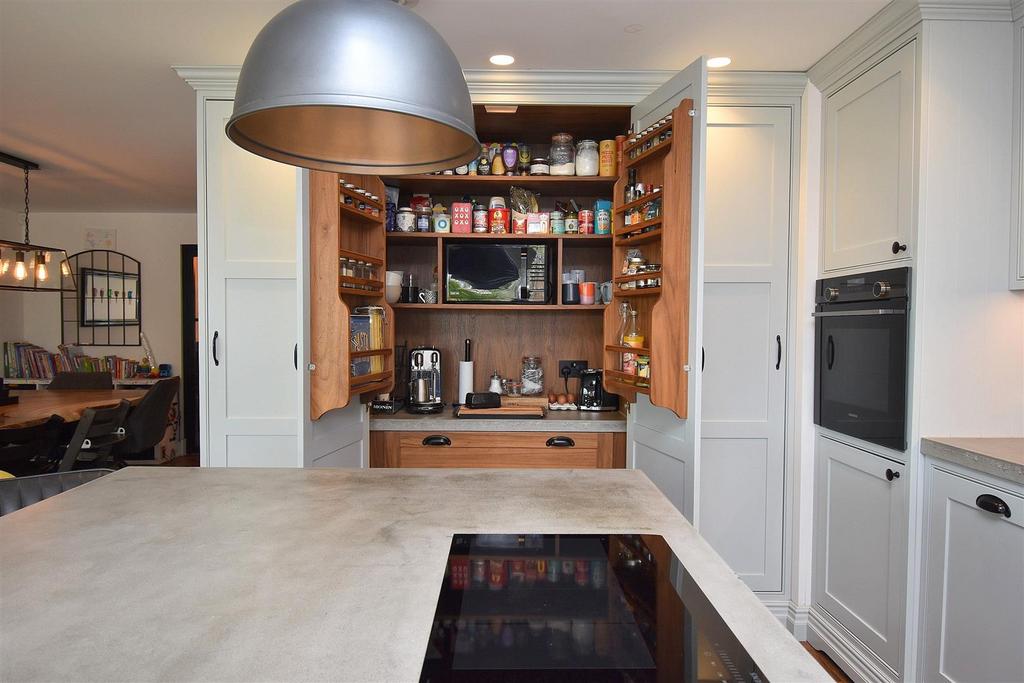 Pantry.JPG