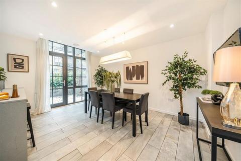 undefined, Valentine Row, London SE1