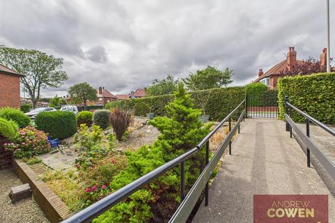 2 bedroom flat for sale, Highdale Road, Scarborough YO12
